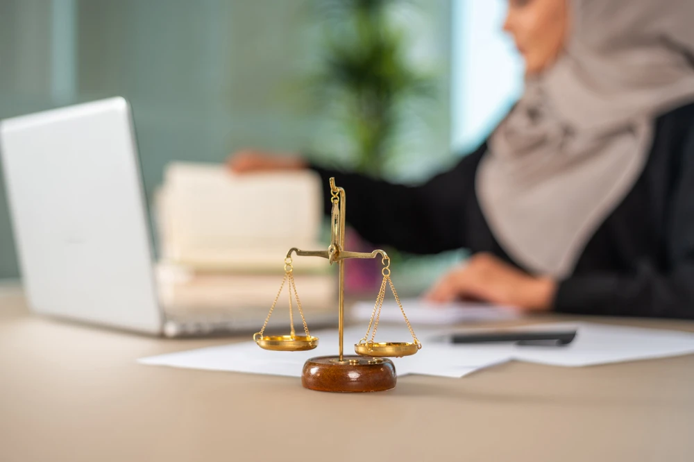 توكيل محامي في السعودية: الشروط والإجراءات